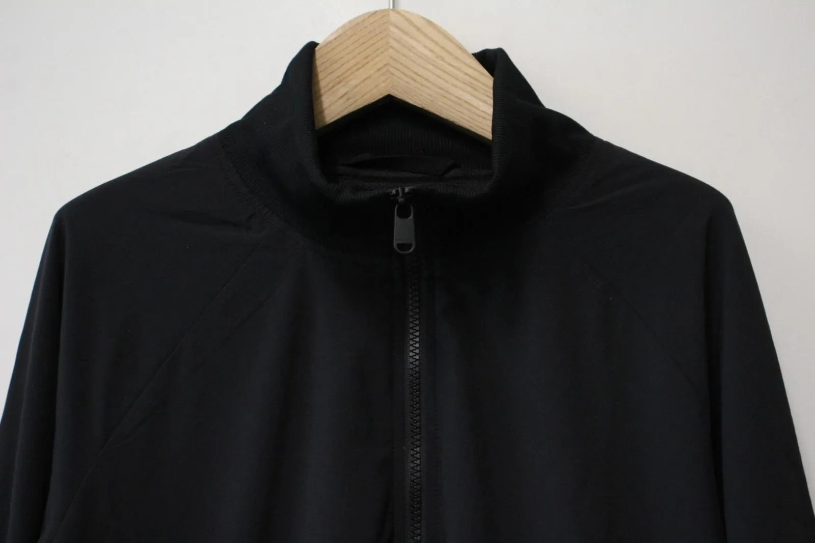 ATHLETA Ladies Black Zip Front Long Sleeve Brooklyn Bomber Jacket Size L