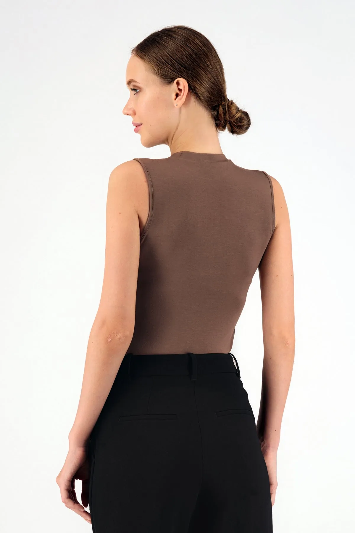 Sleeveless Layer - Bronze