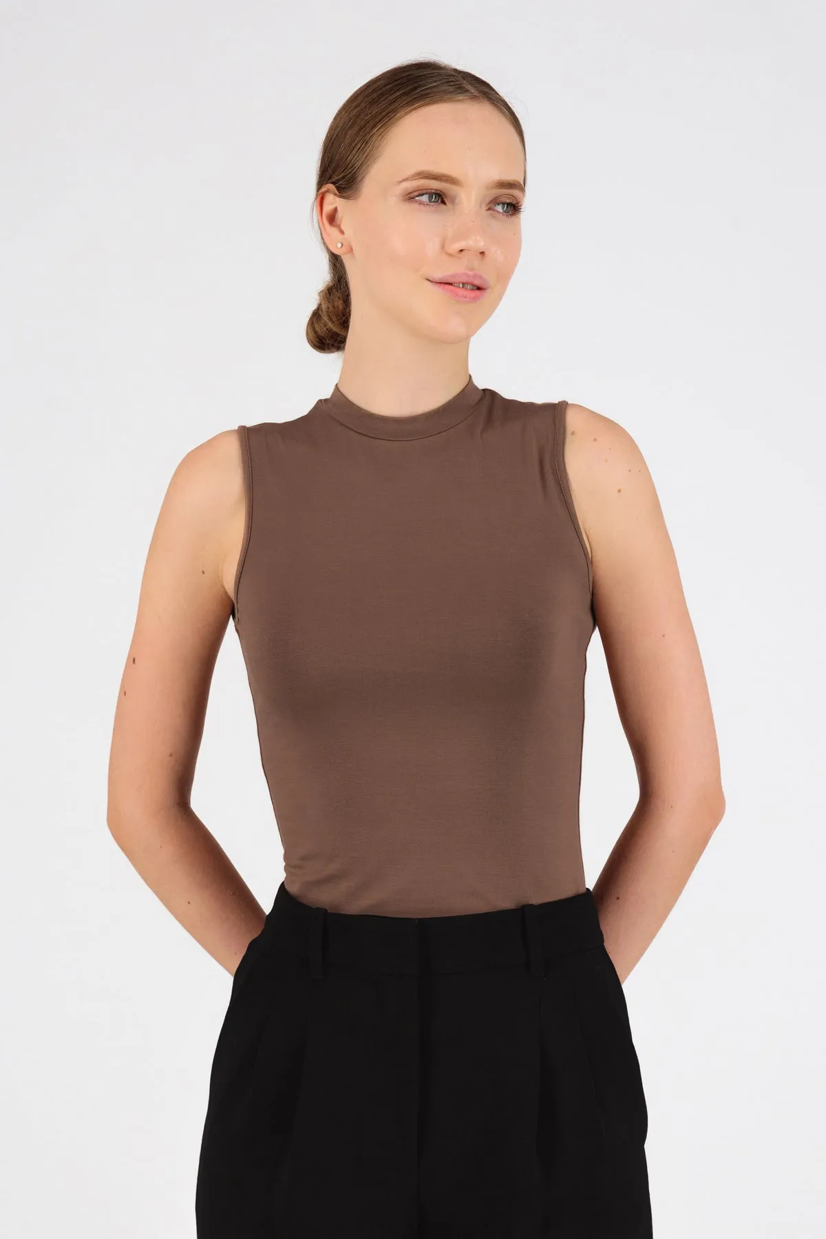 Sleeveless Layer - Bronze