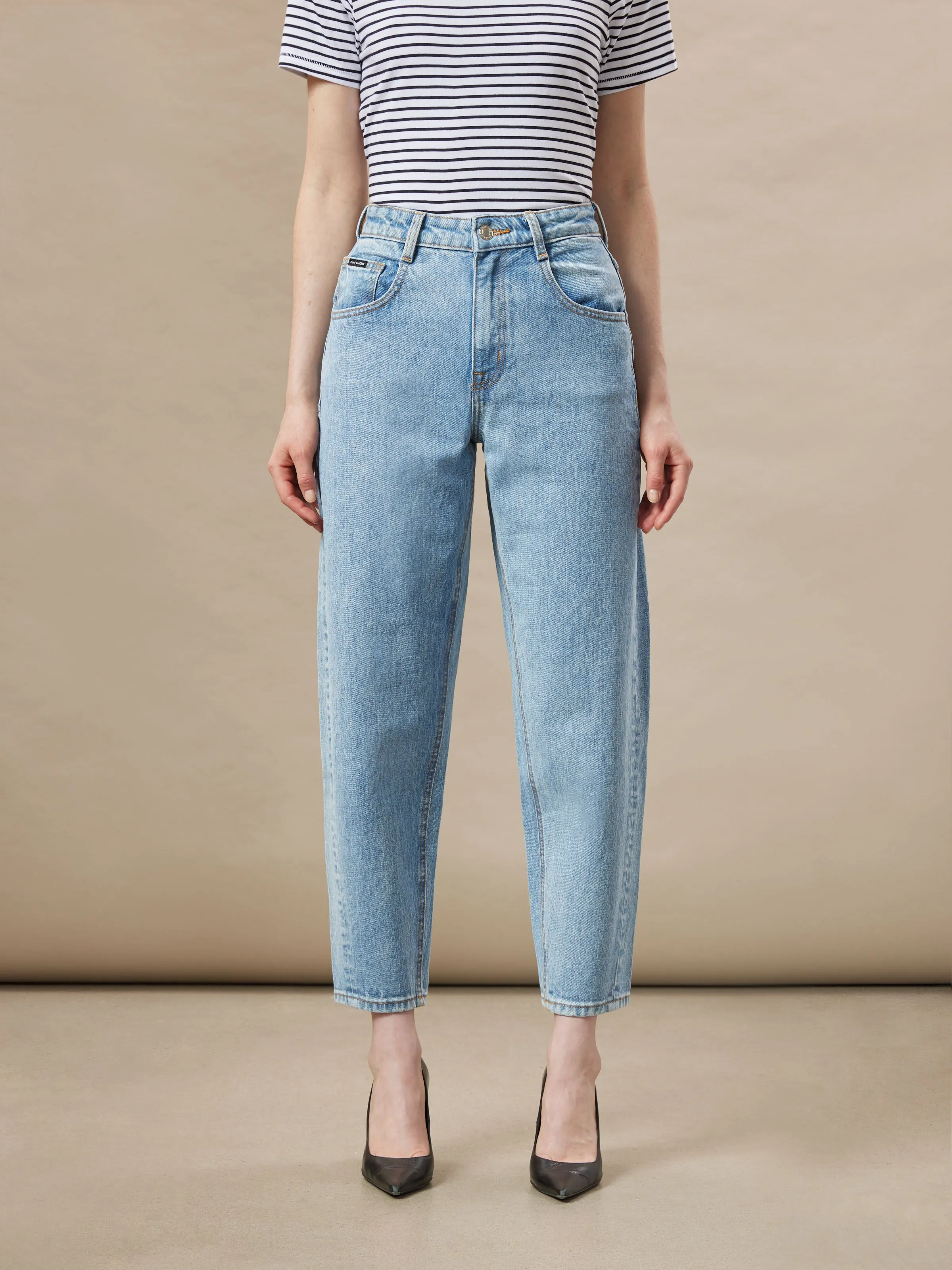 The Linda Balloon Jean in Light Wash